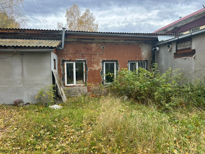 Продается здание (общежитие на 48 мест), Республика Хакасия, г. Саяногорск, пгт. Майна, Административная площадь, стр. 4